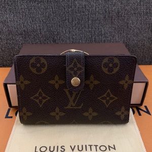 Louis Vuitton Kisslock Wallet